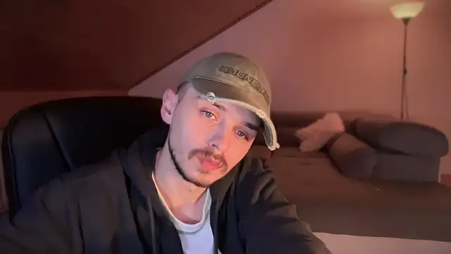 naked psy online show from 02-04-25, 03:44