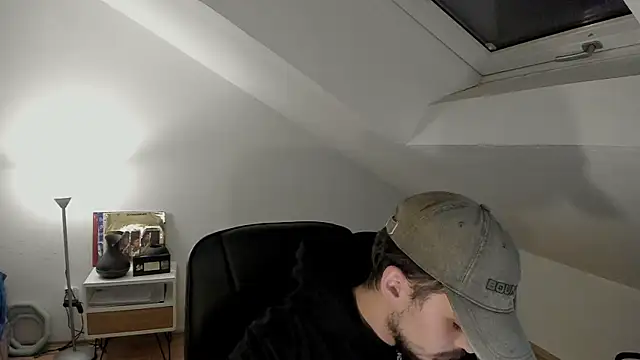 naked psy online show from 10-28-25, 01:17