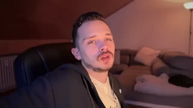 naked psy online show from 02-07-25, 04:06