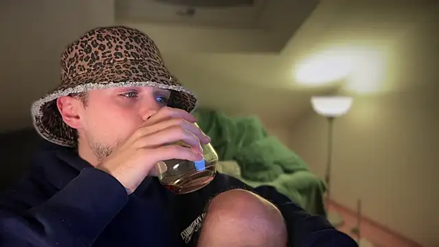 naked psy online show from 03-13-25, 05:50