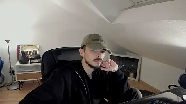 naked psy online show from 10-29-25, 01:59