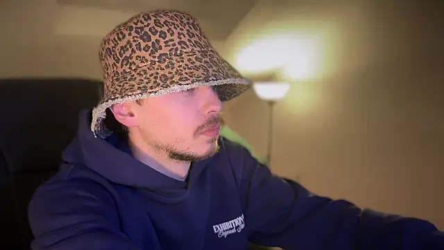 naked psy online show from 03-12-25, 03:46