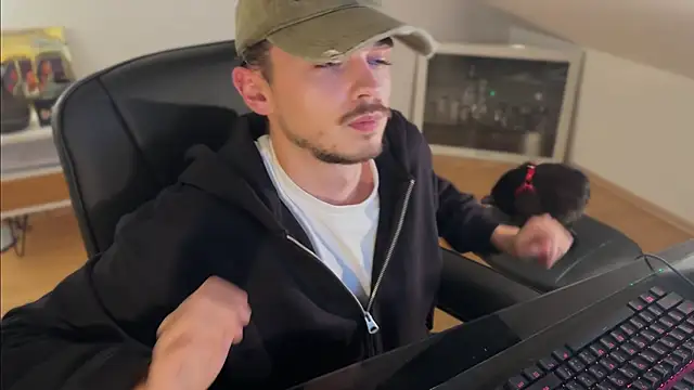 naked psy online show from 10-30-25, 02:21