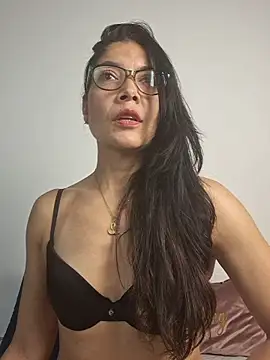 Snapshot of Alicesoul chatting on 05-28-26, 11:43 Alicesoul online show from 05-28-26, 11:43