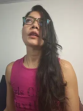 Snapshot of Alicesoul chatting on 06-10-26, 11:28 Alicesoul online show from 06-10-26, 11:28