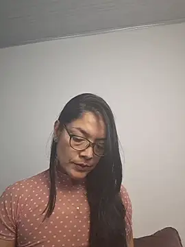 Snapshot of Alicesoul chatting on 06-11-26, 11:35 Alicesoul online show from 06-11-26, 11:35