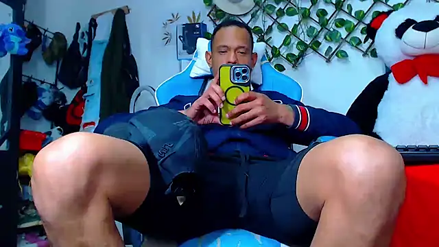 black latin23cm online show from 03-09-26, 10:24