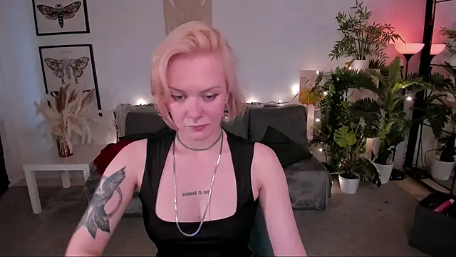 Snapshot of cyber_whore_ chatting on 06-11-26, 12:13 cyber whore online show from 06-11-26, 12:13