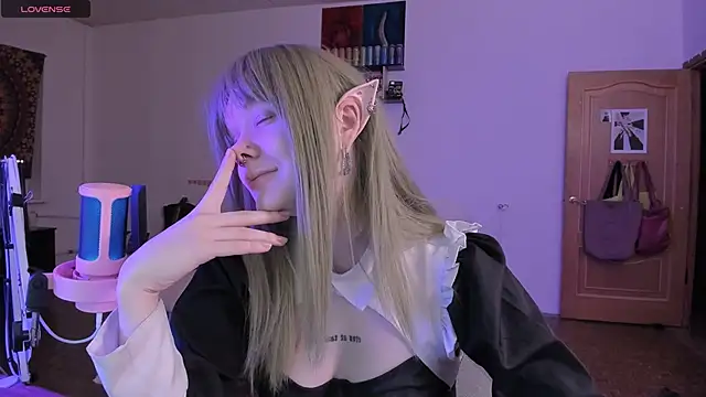 cyber whore  online show from 11-11-25, 04:24