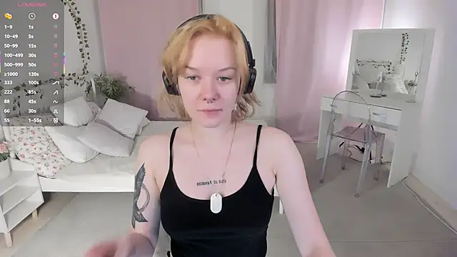 cyber whore  online show from 04-15-26, 07:36