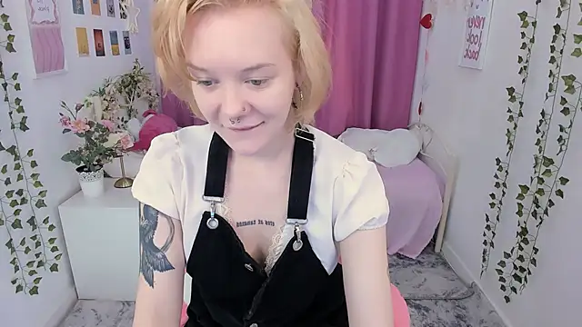 Snapshot of cyber_whore_ chatting on 04-29-26, 10:27 cyber whore online show from 04-29-26, 10:27