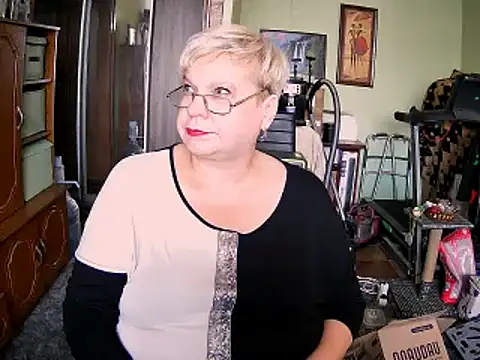 LOLA8888 online show from 10-05-25, 10:17