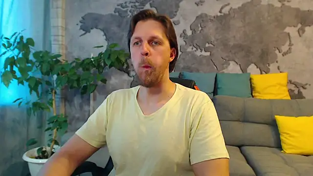Snapshot of VikingChrisss chatting on 04-19-26, 08:37 VikingChrisss online show from 04-19-26, 08:37