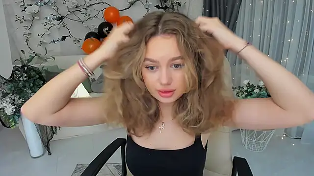 MiracleCurly online show from 10-28-25, 07:24