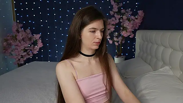 Snapshot of -Mirror-Girl- chatting on 03-02-26, 06:58 -Mirror-Girl- online show from 03-02-26, 06:58