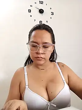 Snapshot of Cristel_Shop chatting on 02-13-25, 06:59 Cristel Shop online show from 02-13-25, 06:59