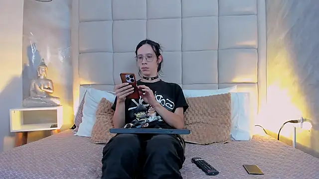 Hecatee 77 online show from 09-26-25, 08:38