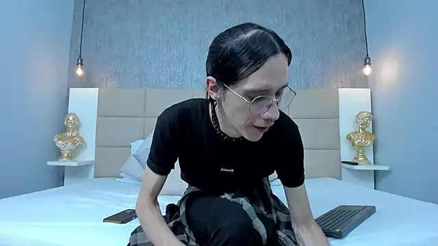 Hecatee 77 online show from 03-20-26, 07:15