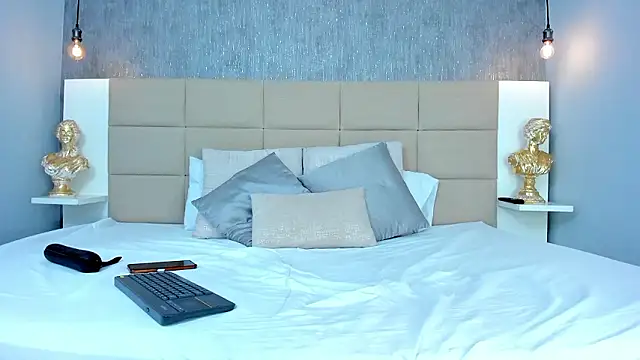 Hecatee 77 online show from 03-19-26, 07:25