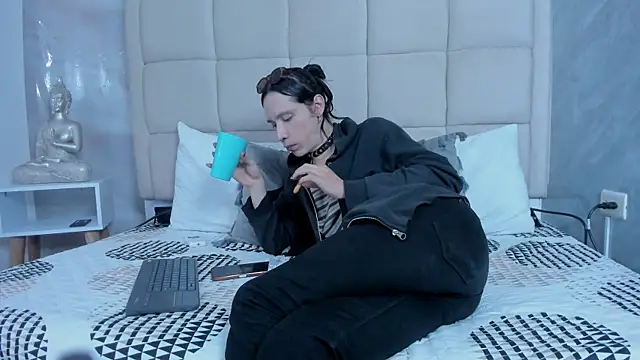 Hecatee 77 online show from 01-15-26, 09:40