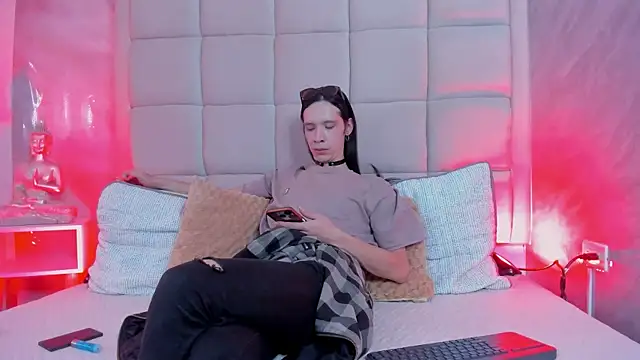 Hecatee 77 online show from 11-19-25, 07:58