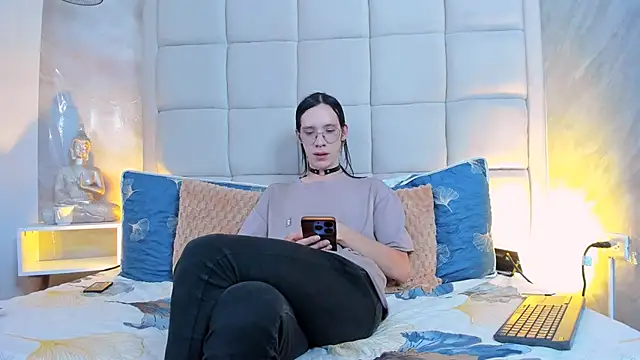 Hecatee 77 online show from 10-17-25, 08:10