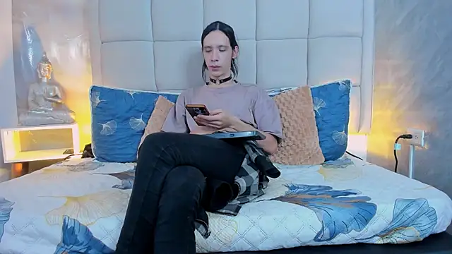 Hecatee 77 online show from 10-07-25, 07:37