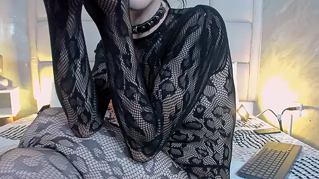 Hecatee 77 online show from 12-17-25, 07:52