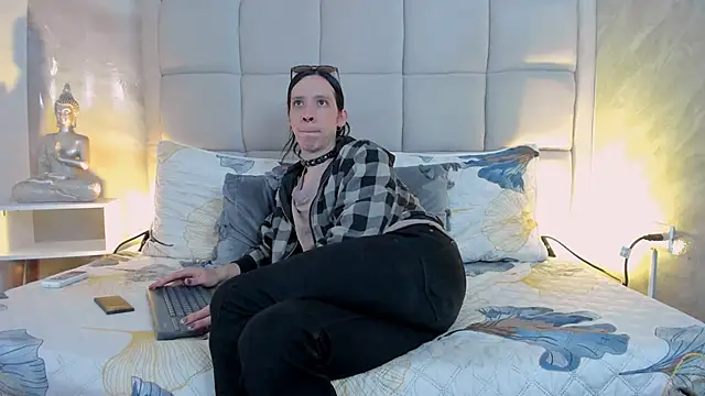 Hecatee 77 online show from 01-13-26, 07:40