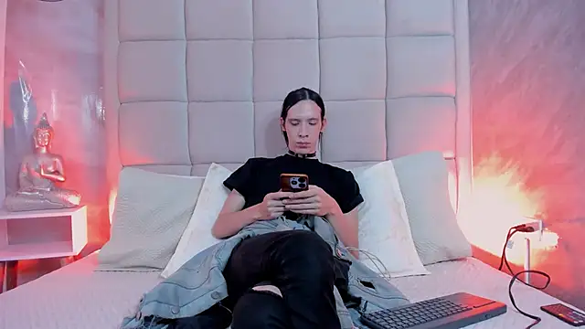 Hecatee 77 online show from 11-12-25, 07:40