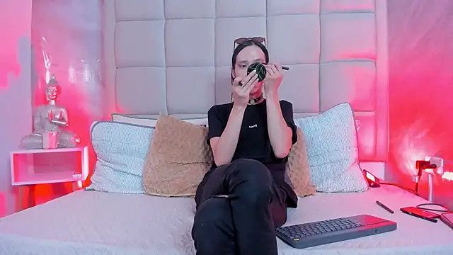 Hecatee 77 online show from 11-26-25, 08:09