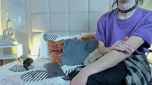 Hecatee 77 online show from 02-06-26, 08:16