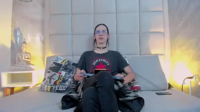 Hecatee 77 online show from 11-06-25, 07:51