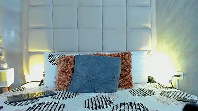 Hecatee 77 online show from 02-16-26, 07:45