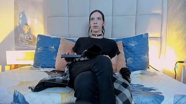 Hecatee 77 online show from 10-06-25, 07:58