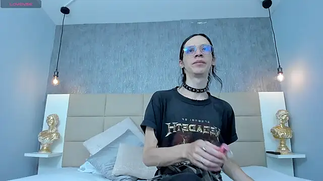 Hecatee 77 online show from 03-23-26, 07:14