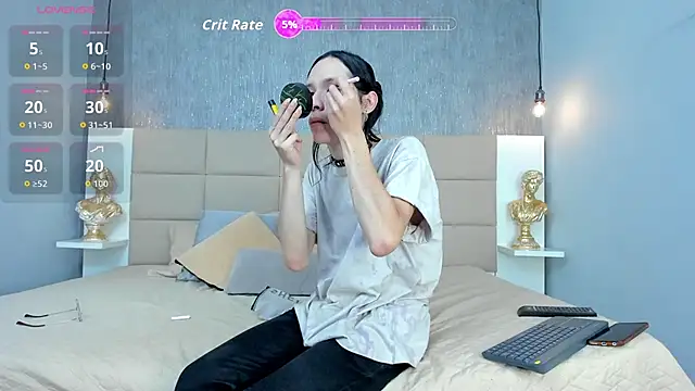 Hecatee 77 online show from 04-10-26, 07:10