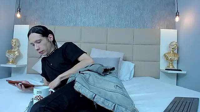 Hecatee 77 online show from 03-07-26, 09:31