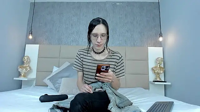 Hecatee 77 online show from 03-13-26, 08:03