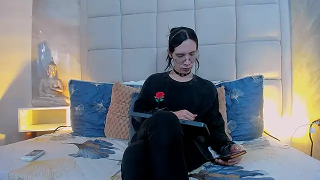 Hecatee 77 online show from 10-08-25, 07:47