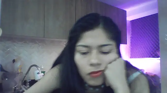 Snapshot of loverubii chatting on 01-25-25, 01:32 loverubii online show from 01-25-25, 01:32