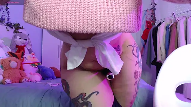 Snapshot of NaruBolita chatting on 02-26-25, 11:32 NaruBolita online show from 02-26-25, 11:32