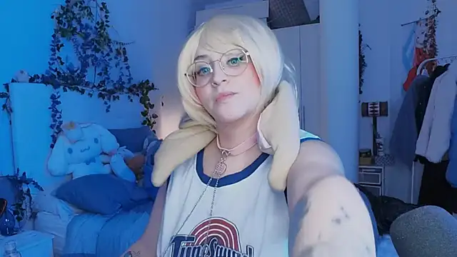 Snapshot of NaruBolita chatting on 02-22-25, 12:27 NaruBolita online show from 02-22-25, 12:27