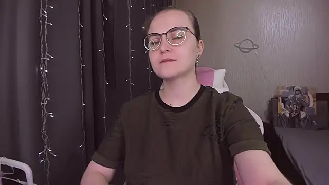 MissBrightShine online show from 11-18-25, 10:40