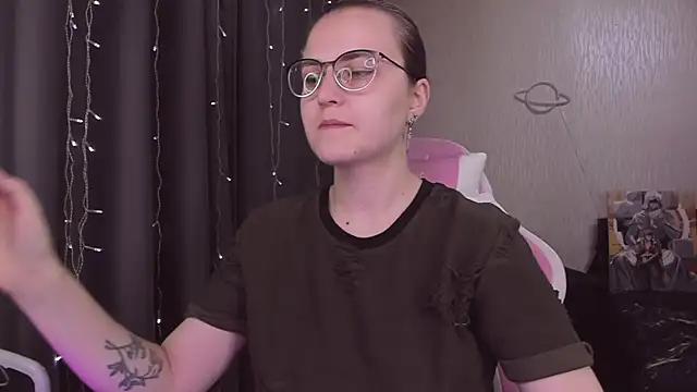 MissBrightShine online show from 10-26-25, 09:31