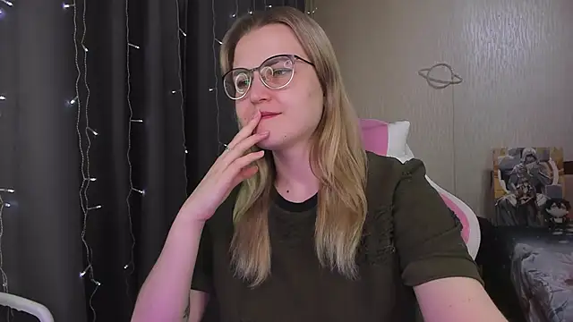 MissBrightShine online show from 03-25-26, 11:42