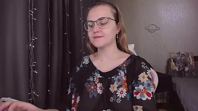 MissBrightShine online show from 11-13-25, 10:41