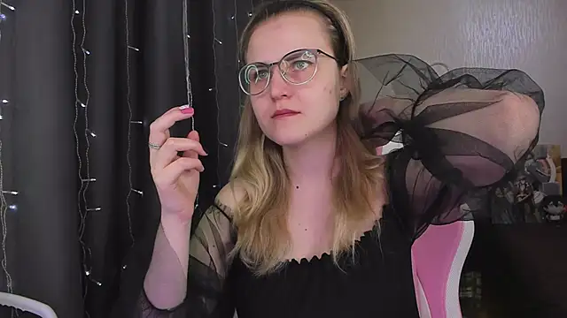 MissBrightShine online show from 04-07-26, 11:01