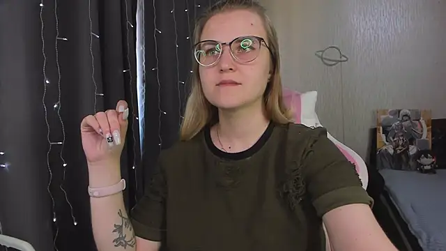 MissBrightShine online show from 07-18-26, 02:36