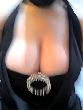Snapshot of Lolytta chatting on 10-26-25, 12:38 Lolytta online show from 10-26-25, 12:38